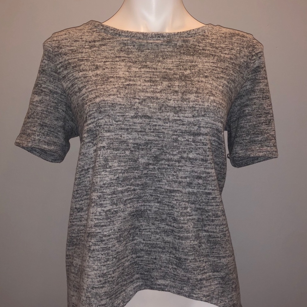 enough about me Gray OpenBack Short Sleeve Top EUC